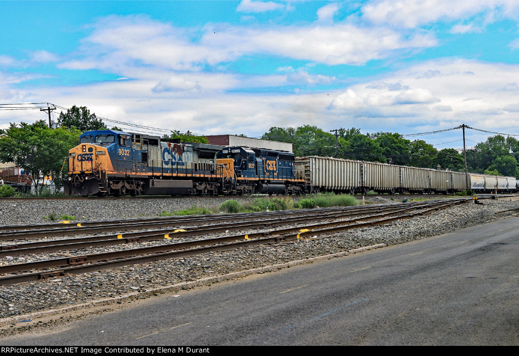 CSX 9032 on M-434